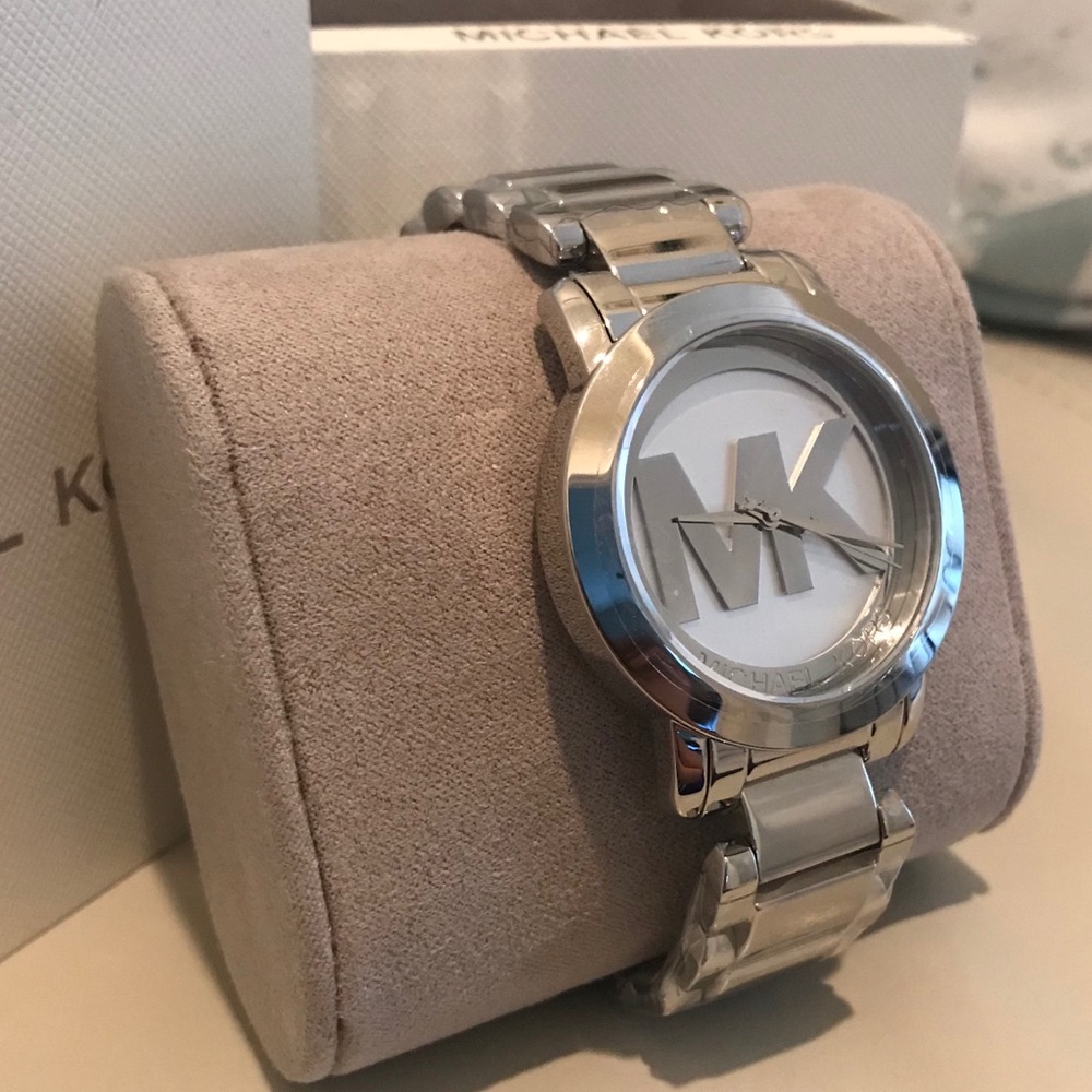 🔥Mega SALE🔥Beautiful Michael Kors Watch